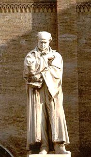 Statua di Gian Domenico Romagnosi